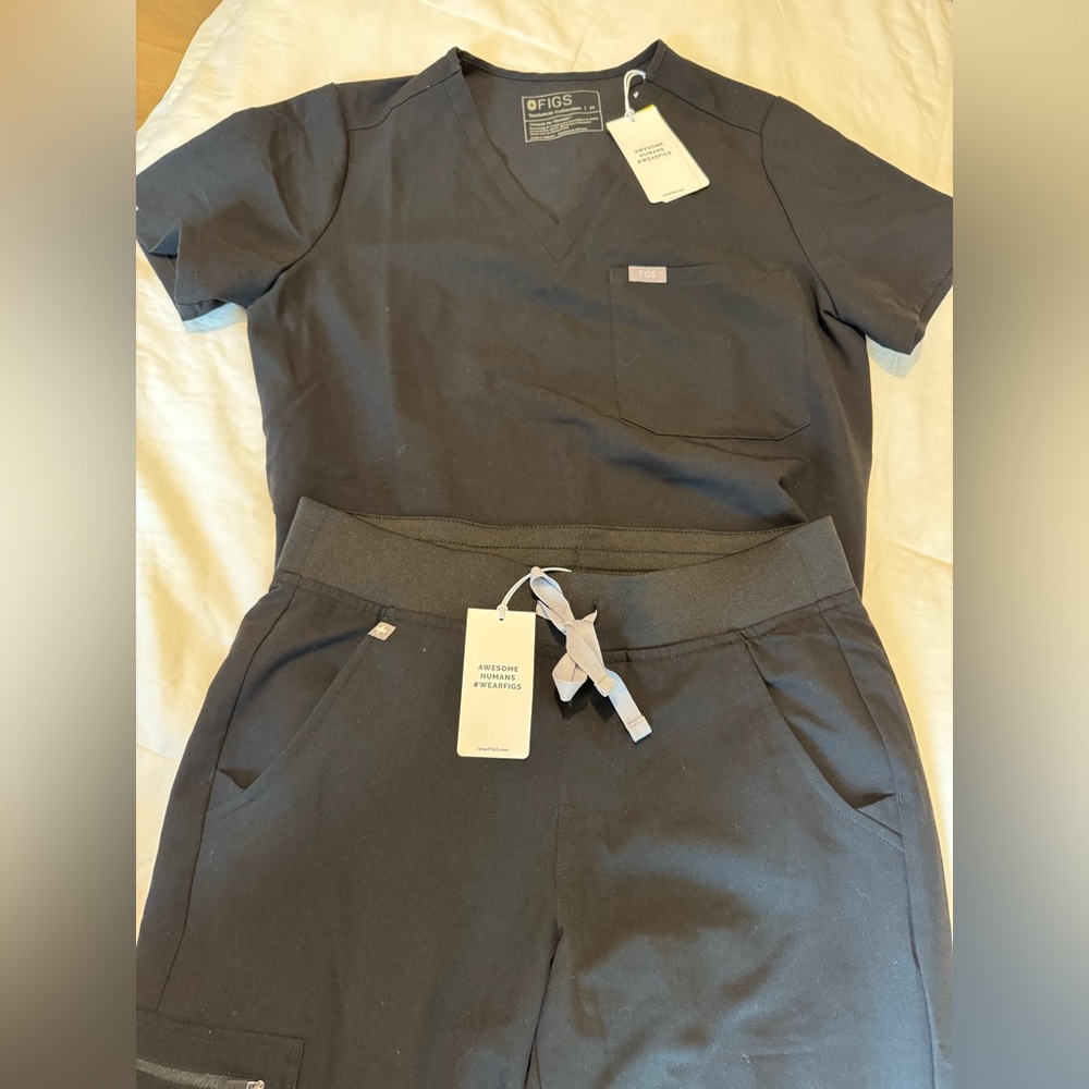 FIGS scrub set black